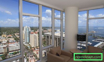 interior_the_balcony_in_a_city_apartment_087659_